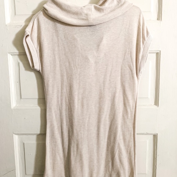 Cream colored cowl neck short sleeved sweater - Picture 4 of 4